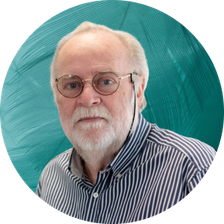 Notre collaborateur Jean-Michel Griffon, qui est un homme blanc avec des lunettes, cheveux/barbe blancs.